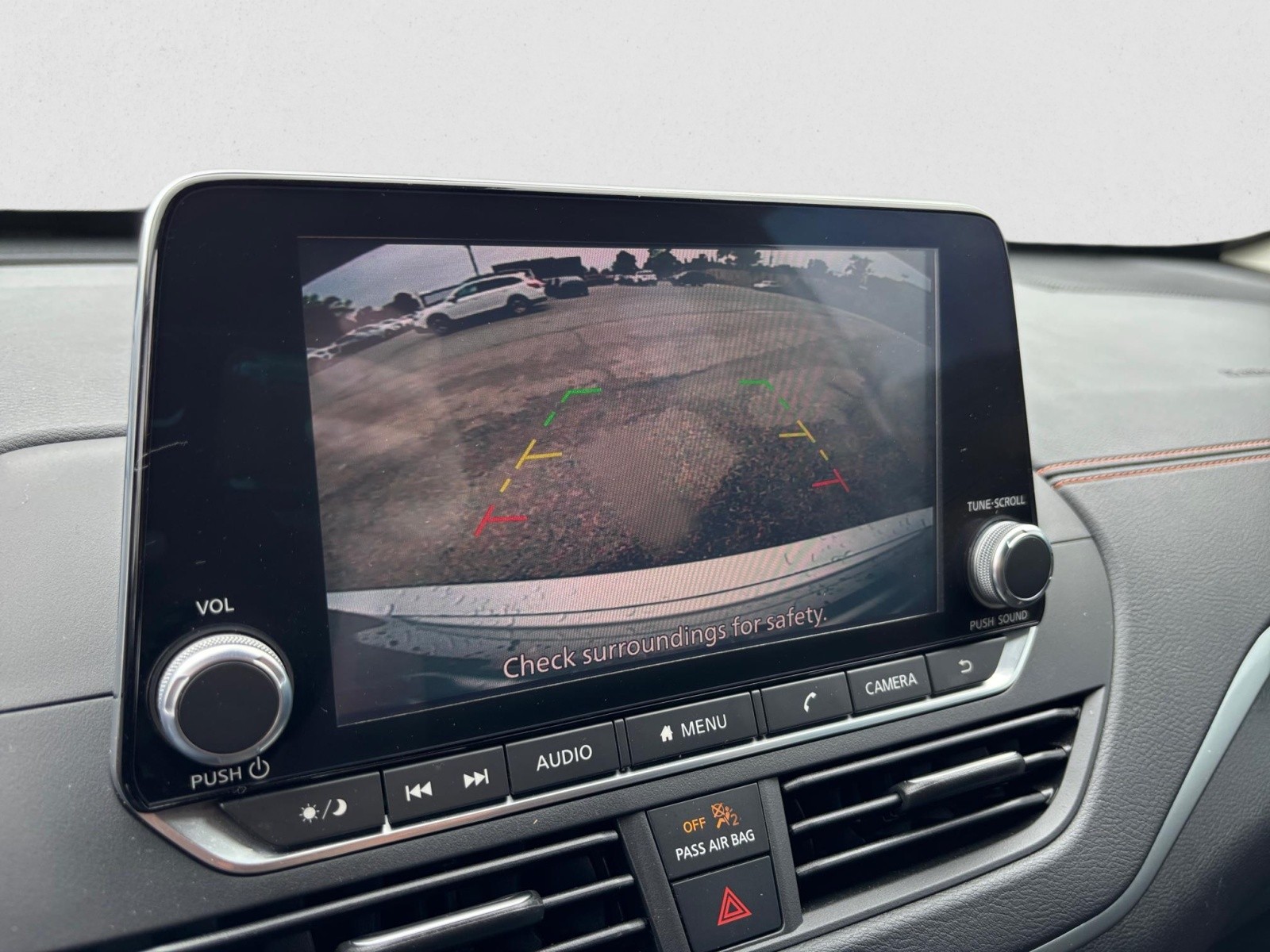 Vehicle image 16 of 22