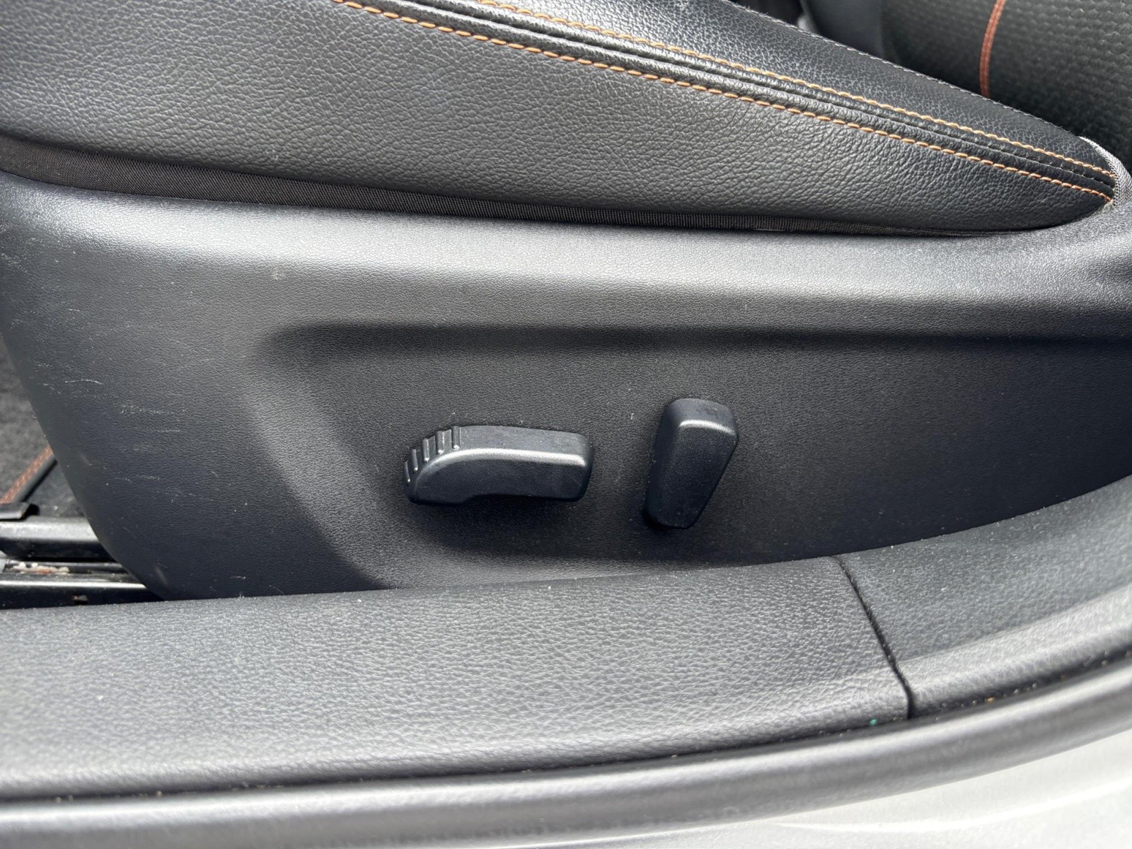 Vehicle image 21 of 22