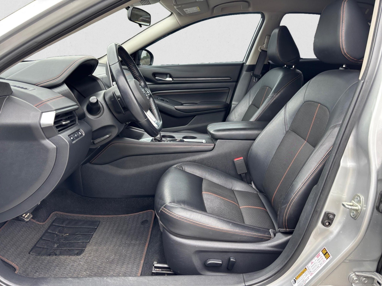 Vehicle image 12 of 22
