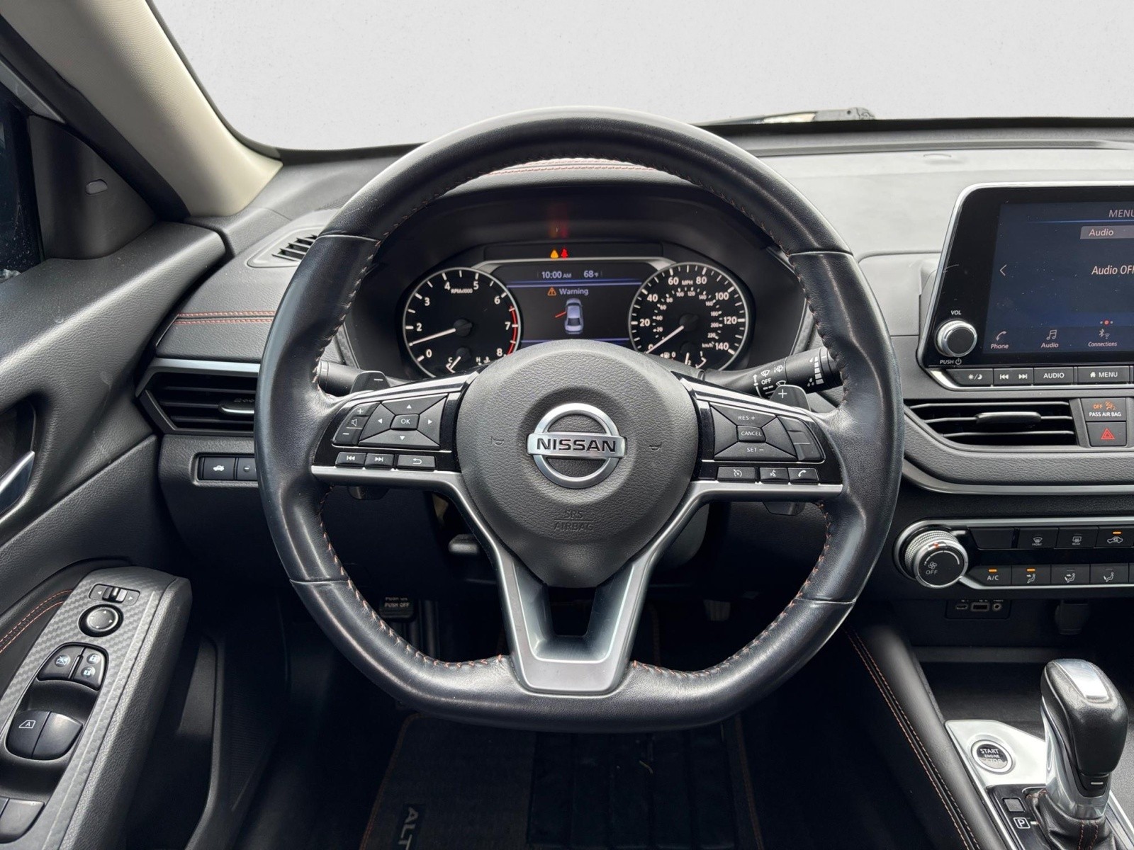 Vehicle image 14 of 22