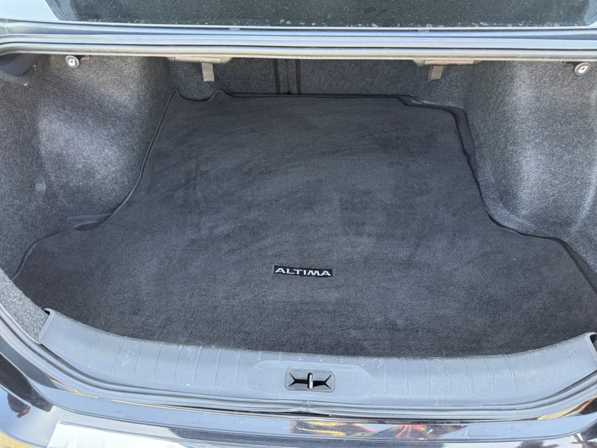 Vehicle image 10 of 20