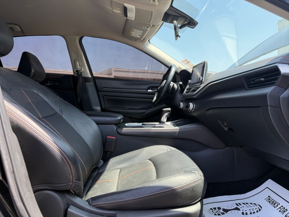 Vehicle image 13 of 20