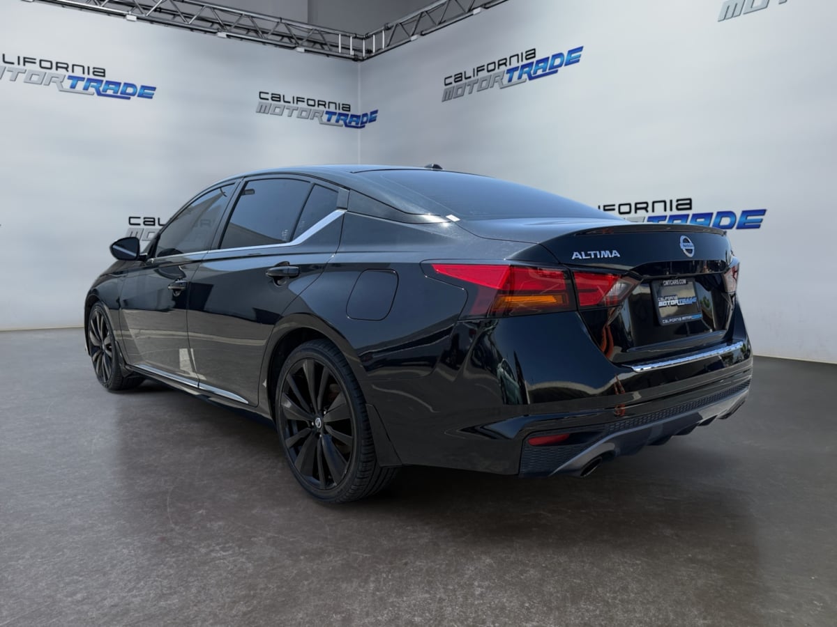 Vehicle image 7 of 20