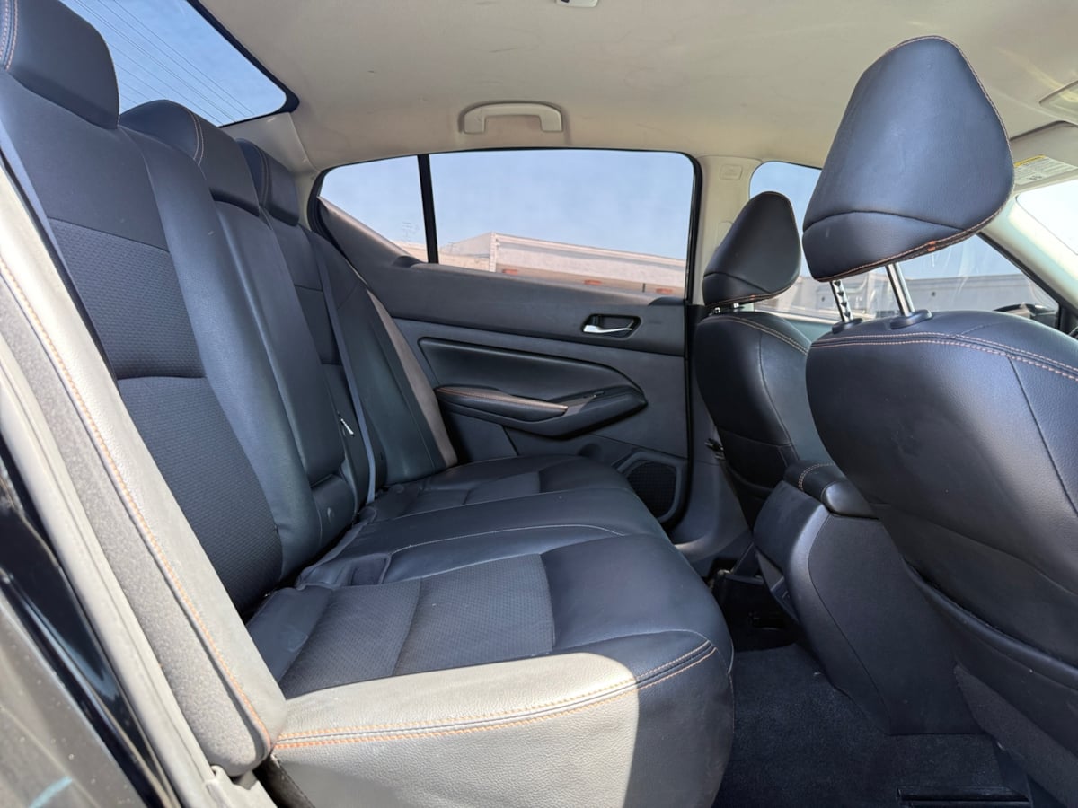 Vehicle image 11 of 20