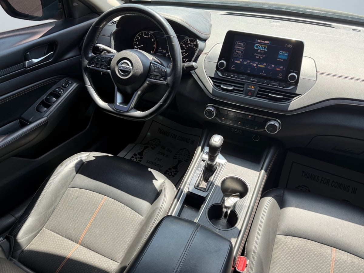 Vehicle image 15 of 20