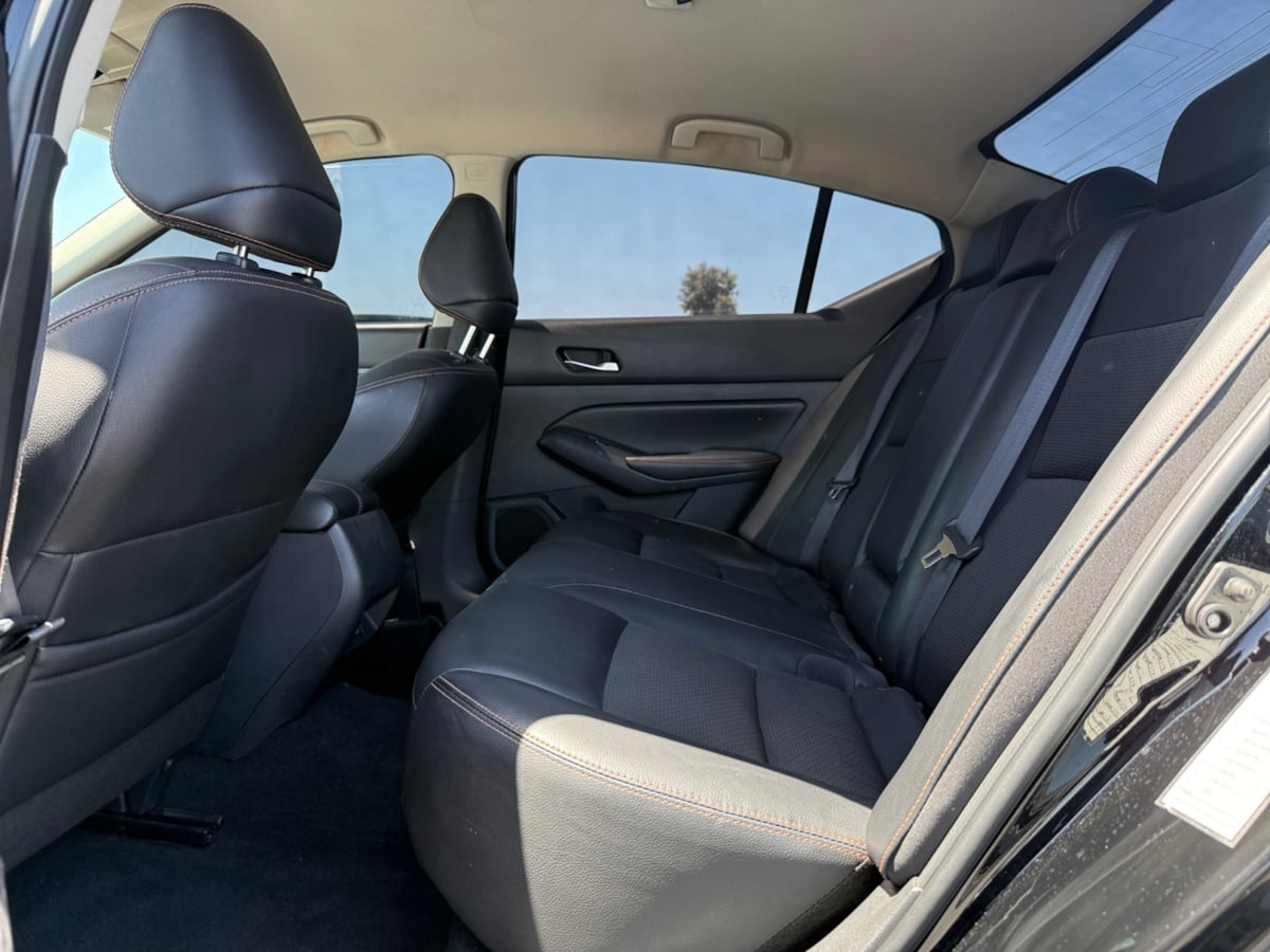 Vehicle image 12 of 20