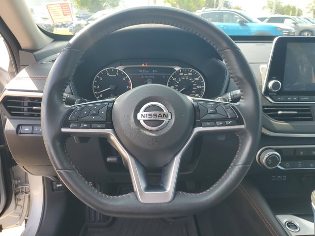 Vehicle image 28 of 31