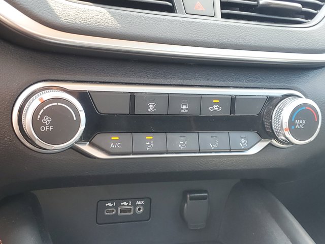 Vehicle image 27 of 31