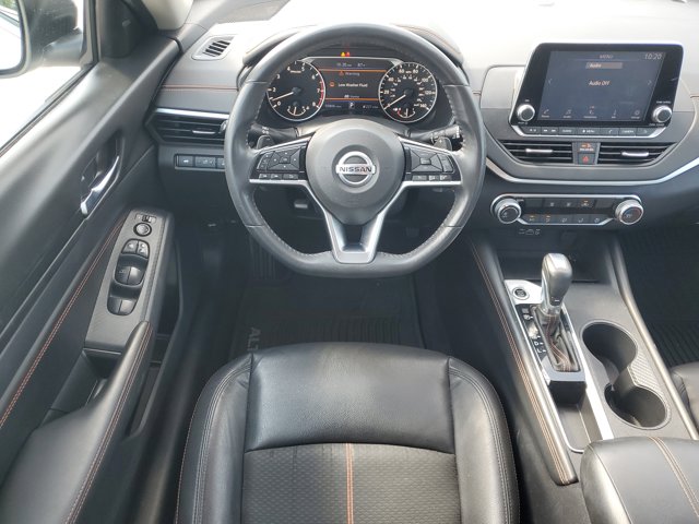 Vehicle image 13 of 31