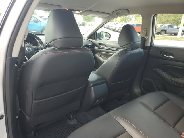 Vehicle image 10 of 31