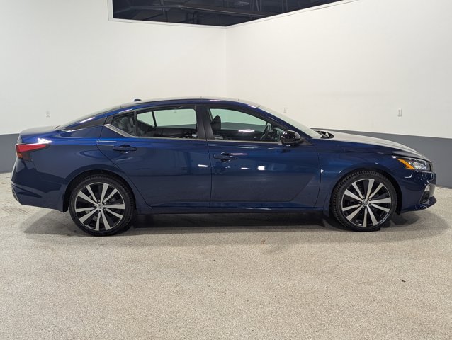 Vehicle image 4 of 19