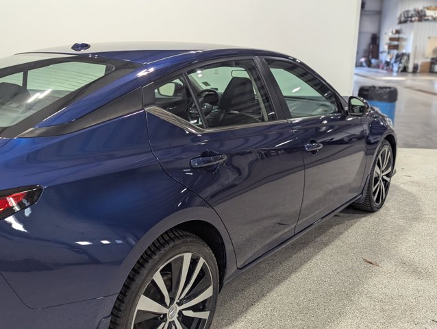 Vehicle image 5 of 19