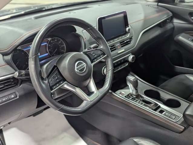 Vehicle image 12 of 19