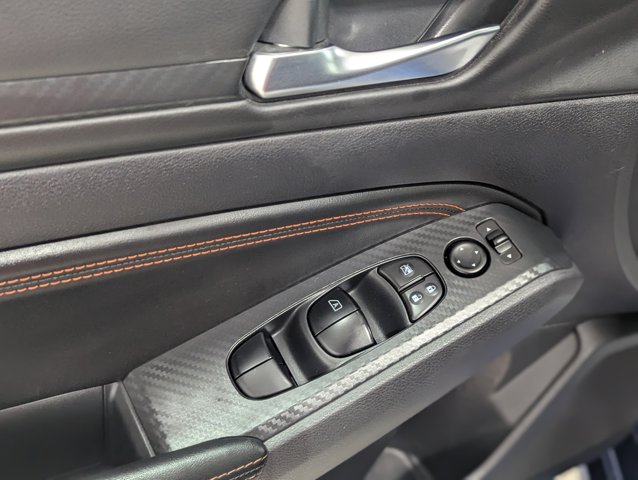Vehicle image 10 of 19