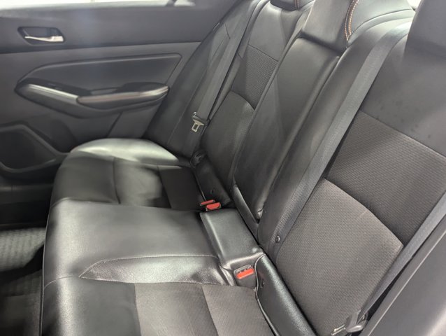 Vehicle image 13 of 19