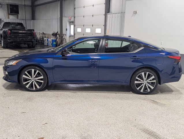 Vehicle image 7 of 19