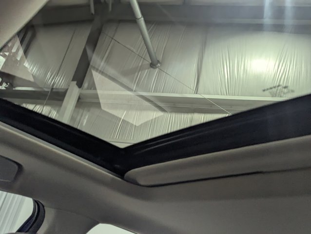 Vehicle image 18 of 19