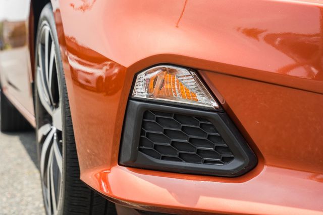 Vehicle image 15 of 42