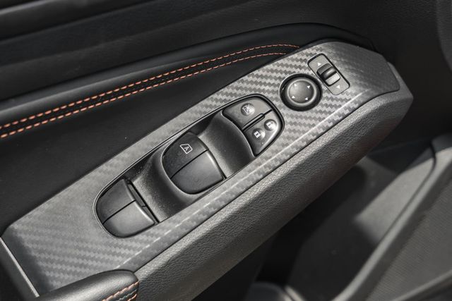 Vehicle image 37 of 42