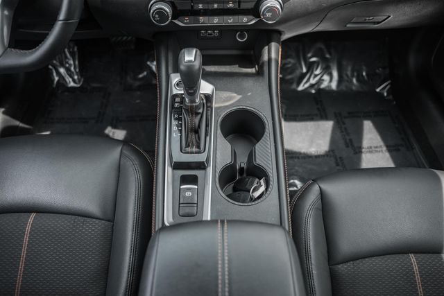 Vehicle image 27 of 42