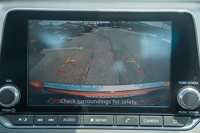 Vehicle image 40 of 42