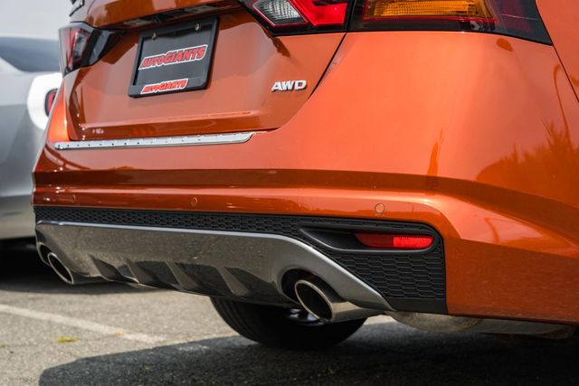 Vehicle image 10 of 42