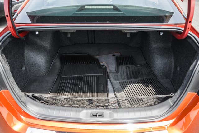 Vehicle image 11 of 42