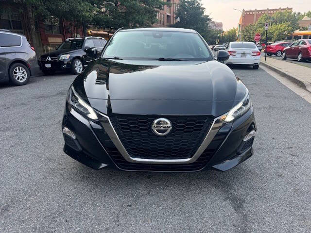 Vehicle image 7 of 25