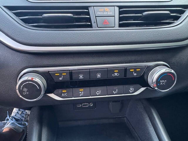 Vehicle image 14 of 25