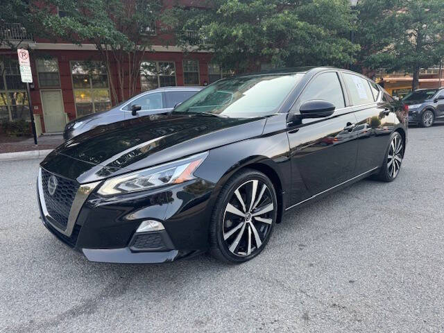 Vehicle image 2 of 25