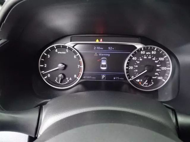 Vehicle image 39 of 48