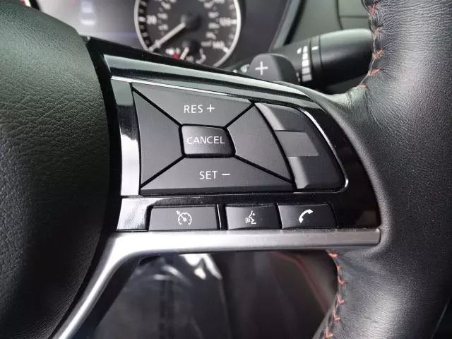 Vehicle image 38 of 48