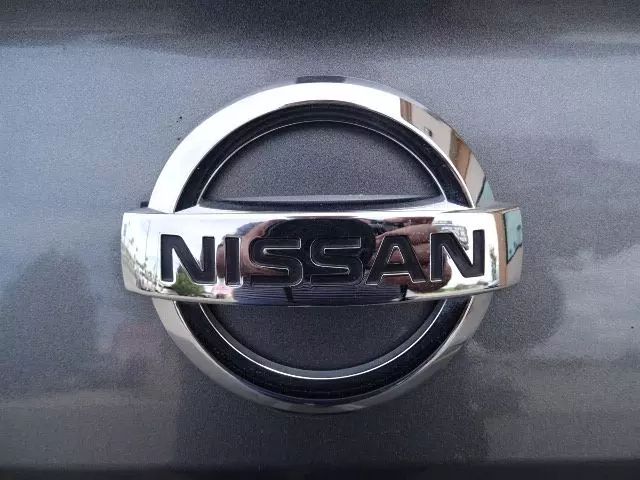 Vehicle image 21 of 48