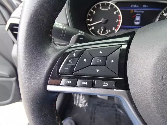 Vehicle image 36 of 48