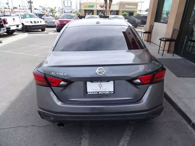 Vehicle image 6 of 48