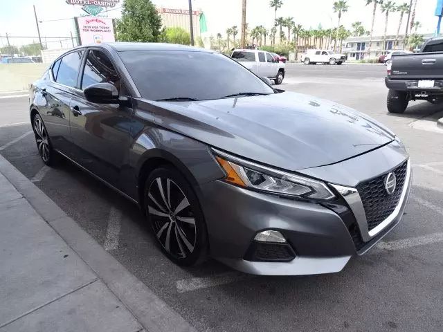 Vehicle image 2 of 48