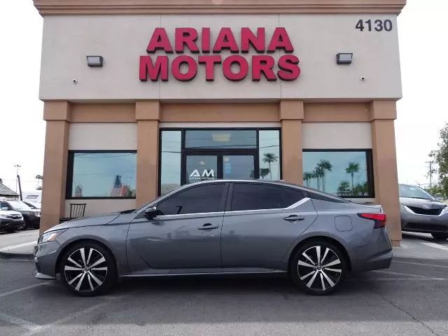 Vehicle image 9 of 48