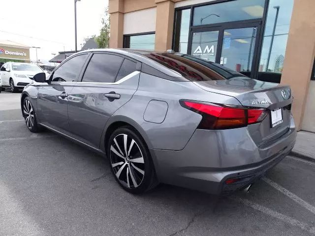 Vehicle image 7 of 48