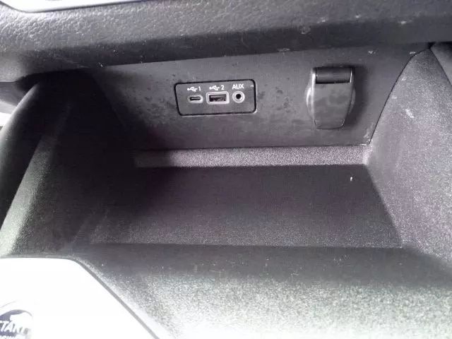 Vehicle image 42 of 48