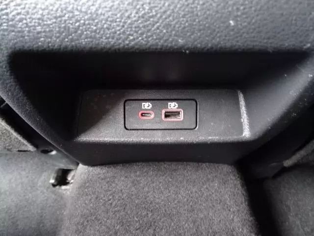 Vehicle image 30 of 48