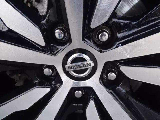 Vehicle image 47 of 48