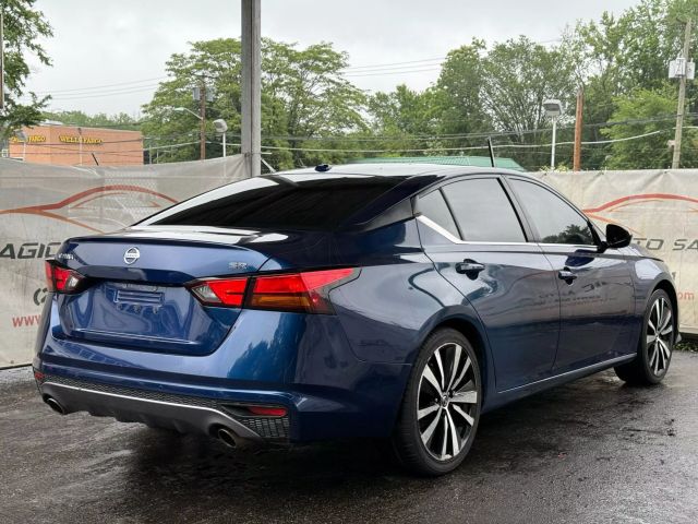 Vehicle image 7 of 48