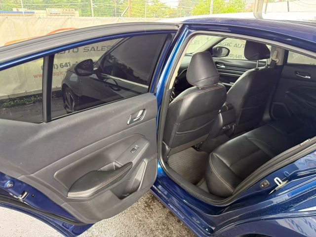 Vehicle image 17 of 48