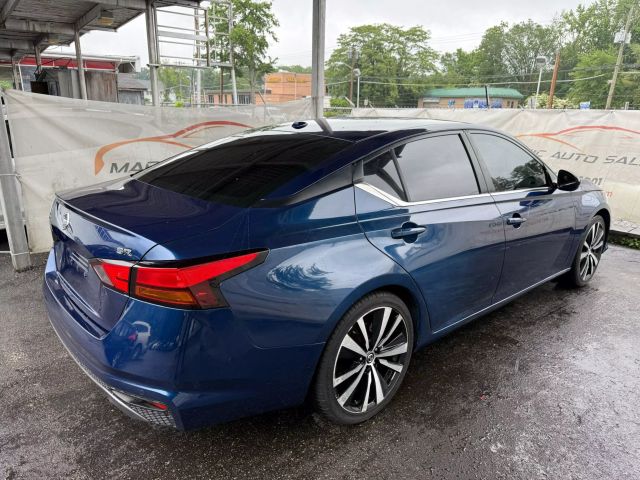 Vehicle image 8 of 48