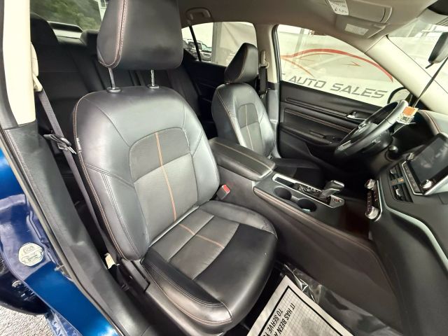 Vehicle image 26 of 48