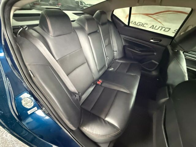 Vehicle image 23 of 48