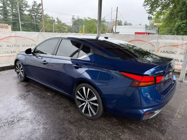 Vehicle image 11 of 48
