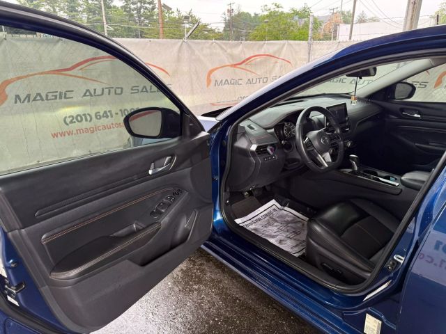 Vehicle image 14 of 48