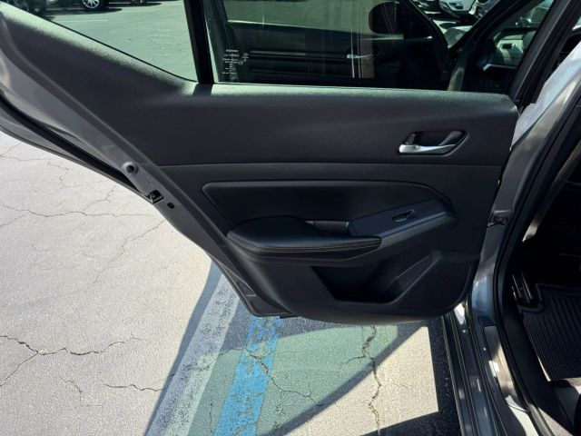 Vehicle image 10 of 42
