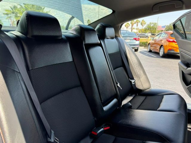Vehicle image 15 of 42